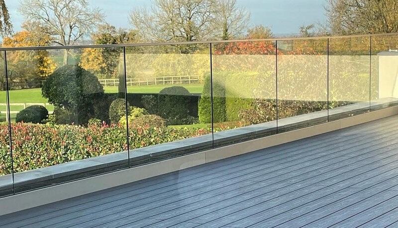 Hire Certified Experts for Glass Pool Fence Installation in Victoria!