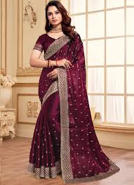 Which blouse colors best suit a wine saree?