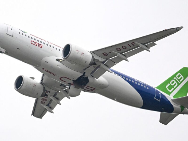 Buy a Los Angeles Flight Ticket at Cheap Prices